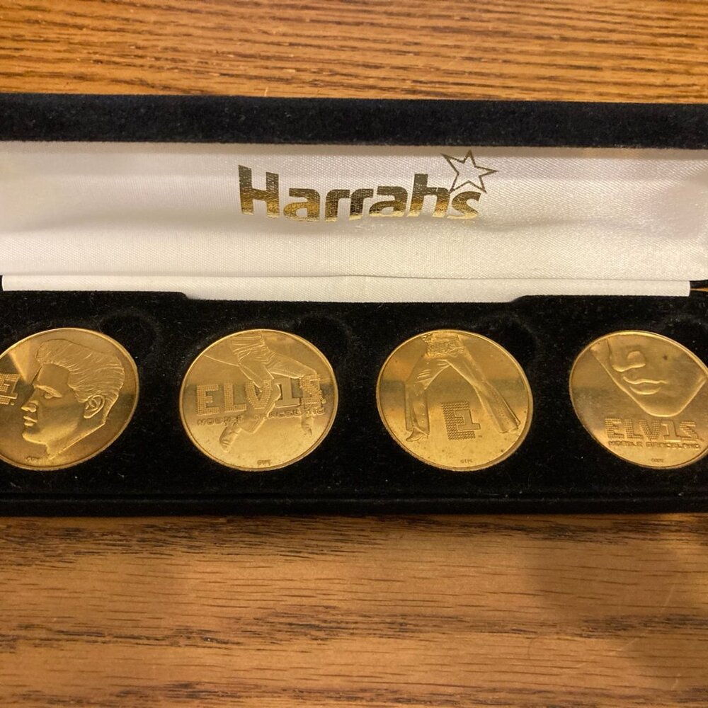 Vintage ELVIS PRESLEY 4 Coin Set from Harrah's in Original Velvet Case